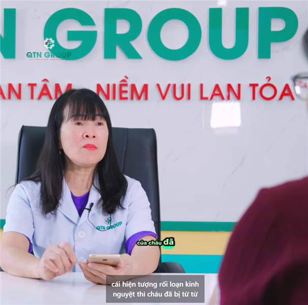 Tư vấn khám chữa bệnh cho bệnh nhân bị viêm lộ tuyến độ 2 và rối loạn kinh nguyệt