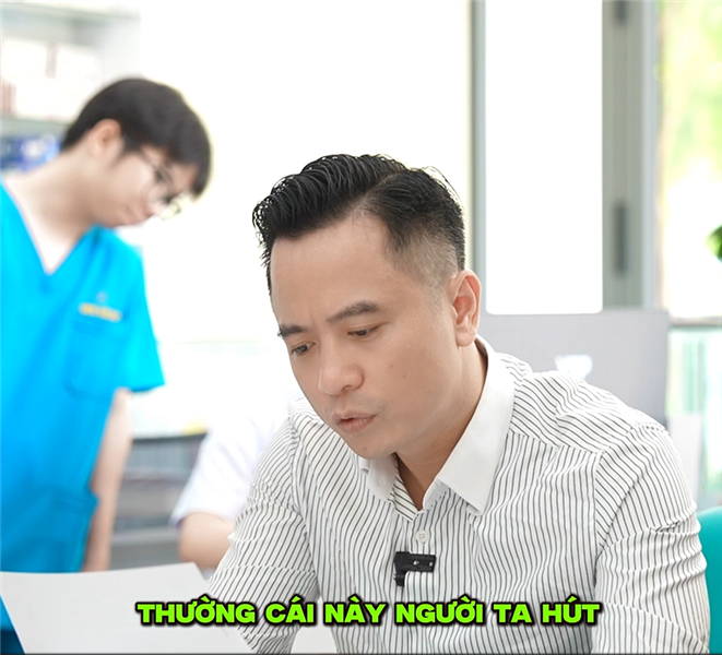 U vú nên đốt hay hút chân không?