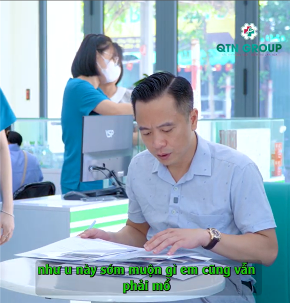 Bệnh nhân bị u xơ tử cung, xuất hiện tình trạng rong kinh và thiếu máu: Nên tiếp tục theo dõi hay điều trị?