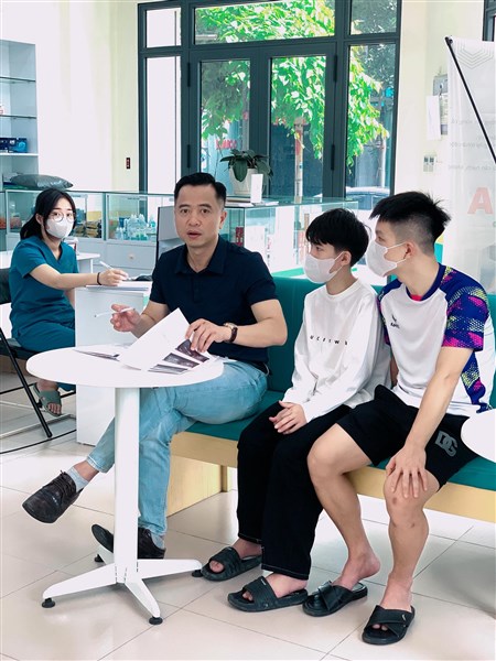 Bé 10 tuổi bị cường giáp chuyển suy giáp do gia đình chủ quan không đi khám kịp thời hiện ra sao?