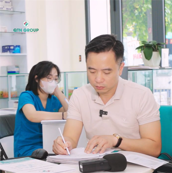 Đi khám sức khỏe tổng quát, bệnh nhân phát hiện mỡ máu cao, vú có nhiều nang và u