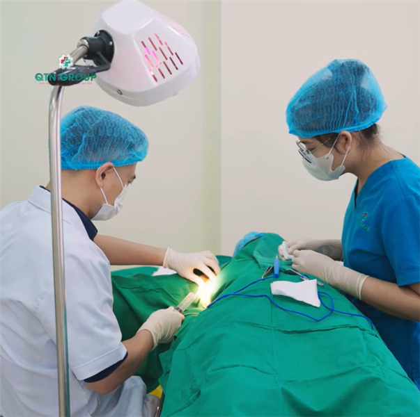 Tiểu phẫu loại bỏ u vú tại QTN