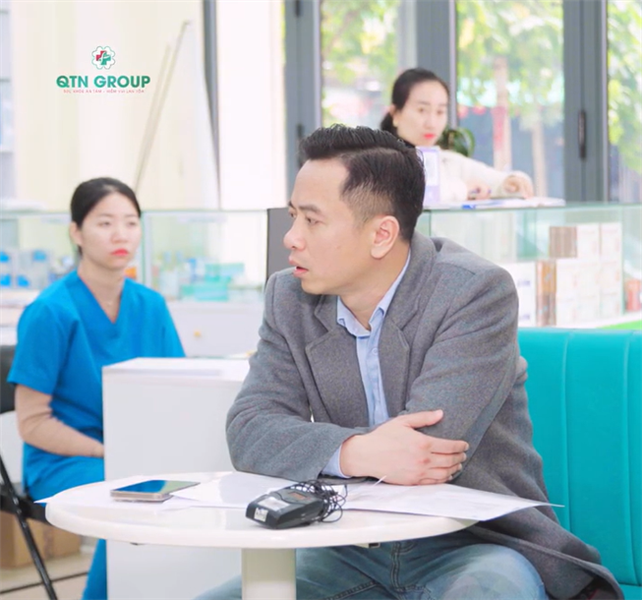 Bệnh nhân có u tuyến giáp ác tính 4cm được mổ bảo tồn đến QTN xin tư vấn sau đó