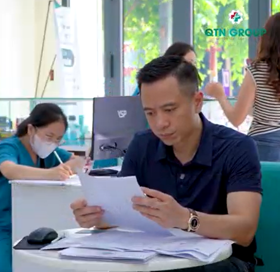 "Của bà cũng có cái nhân xấu này"