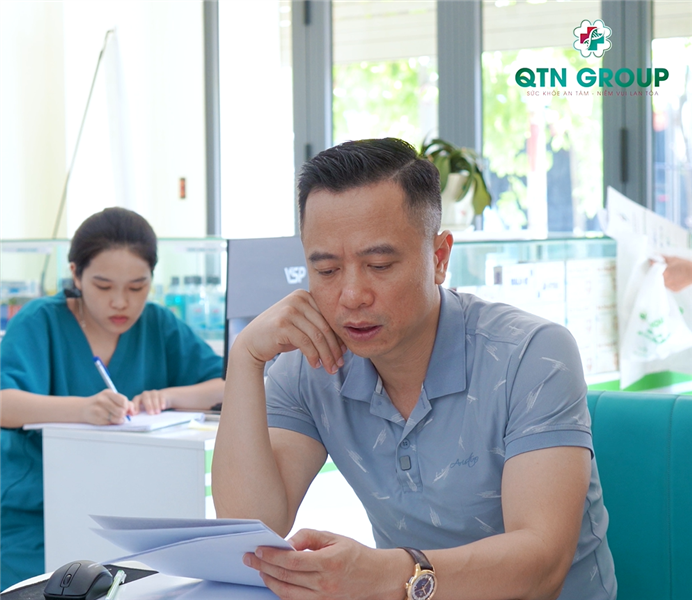 "Của chị có u tuyến giáp ở giữa cổ luôn"
