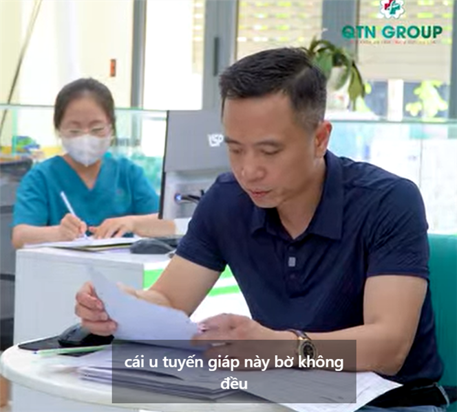 U tuyến giáp bờ không đều, có 2 nốt vôi hoá có cần đốt sóng cao tần?