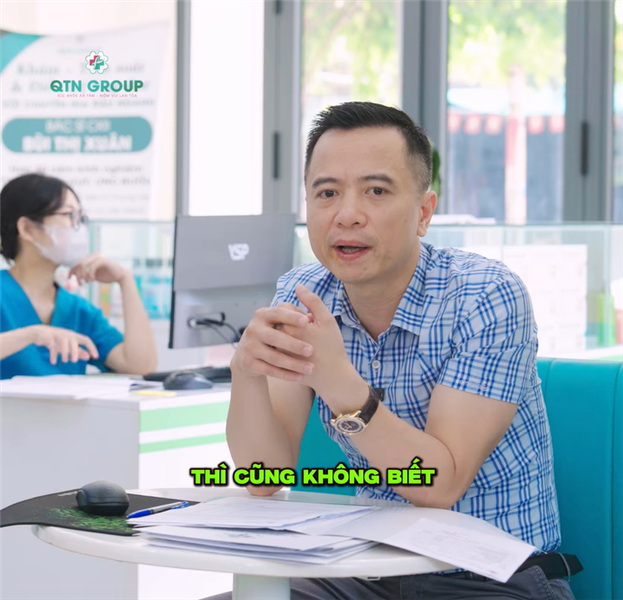 Bệnh nhân bị basedow tự ý nghỉ uống thuốc khiến BS Thái thấy "hết thuốc chữa"