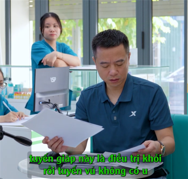 Tư vấn cho bệnh nhân tái khám RFA có nang buồng trứng